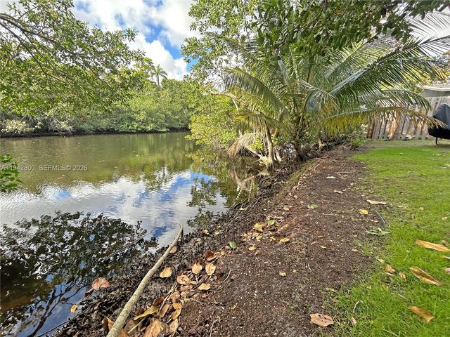 2441 NW 9th Ter, Wilton Manors, FL 33311