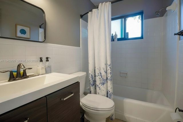 2441 NW 9th Ter, Wilton Manors, FL 33311