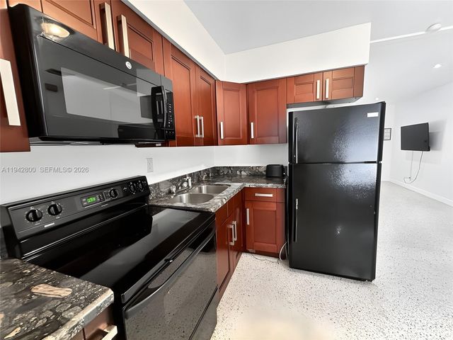 2441 NW 9th Ter, Wilton Manors, FL 33311