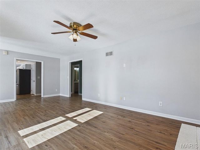 809 Glen Crossing Road, Glen Carbon, IL 62034