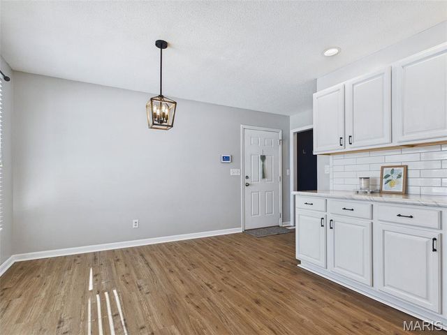 809 Glen Crossing Road, Glen Carbon, IL 62034