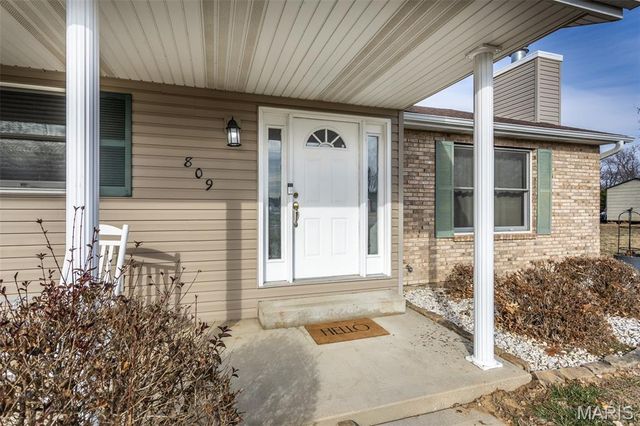 809 Glen Crossing Road, Glen Carbon, IL 62034