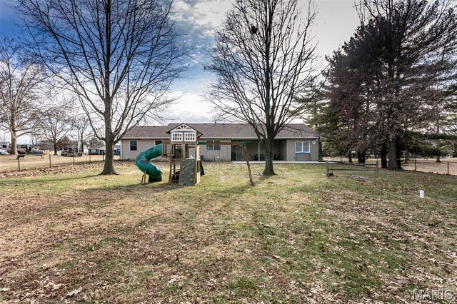 809 Glen Crossing Road, Glen Carbon, IL 62034