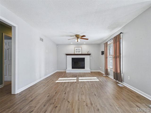 809 Glen Crossing Road, Glen Carbon, IL 62034