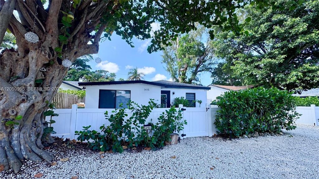 1415 SW 27th Court, Fort Lauderdale, FL 33315