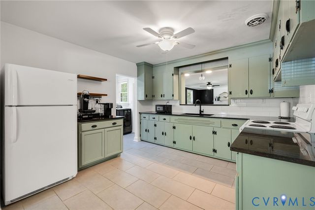 520 Heth Rd, Petersburg, VA 23805