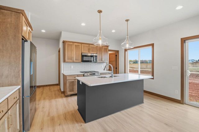 1853 LONDON ROAD, Green Bay, WI 54311