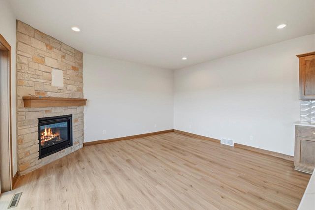 1853 LONDON ROAD, Green Bay, WI 54311