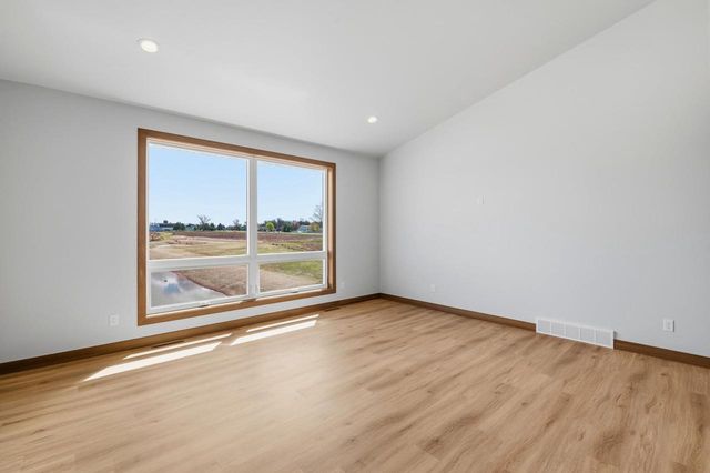 1853 LONDON ROAD, Green Bay, WI 54311