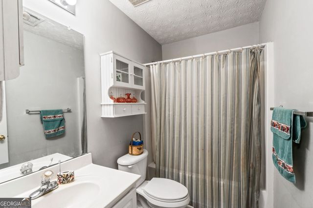 6245 Wilmington Way, Flowery Branch, GA 30542