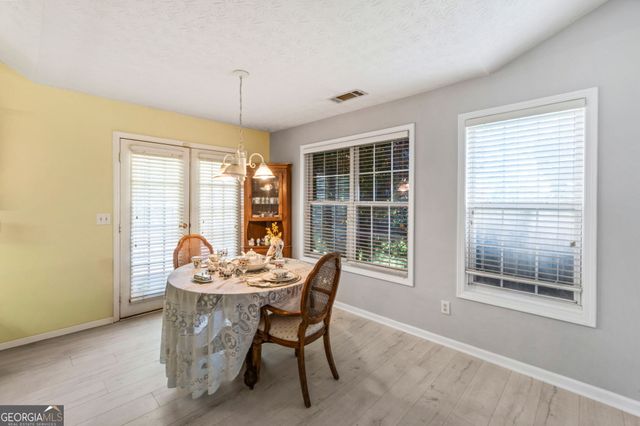 6245 Wilmington Way, Flowery Branch, GA 30542