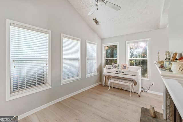 6245 Wilmington Way, Flowery Branch, GA 30542