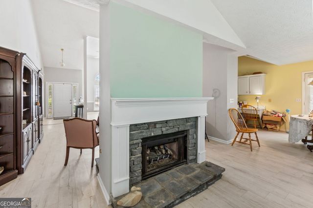 6245 Wilmington Way, Flowery Branch, GA 30542