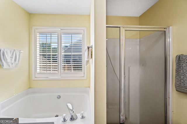 6245 Wilmington Way, Flowery Branch, GA 30542