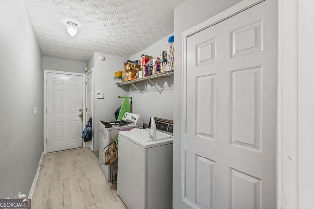 6245 Wilmington Way, Flowery Branch, GA 30542
