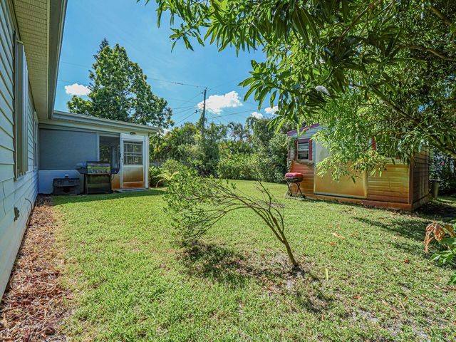 444 SW Dolores Avenue, Port St Lucie, FL 34983