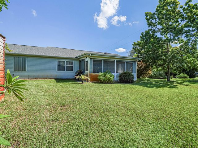 444 SW Dolores Avenue, Port St Lucie, FL 34983