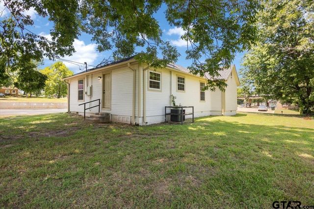 2007 N Palace, Tyler, TX 75702