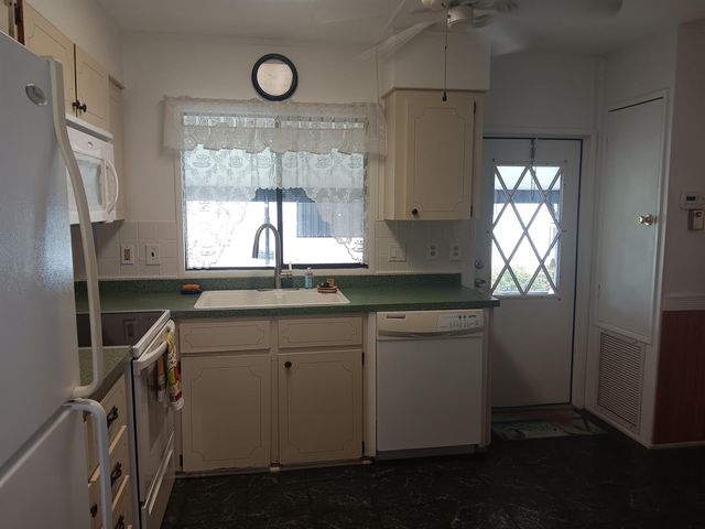 7781 SE Shenandoah Drive, Hobe Sound, FL 33455
