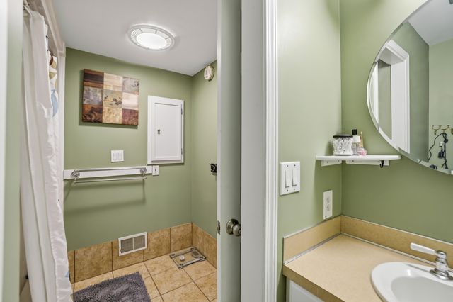 3700 8th Avenue, Hudsonville, MI 49426