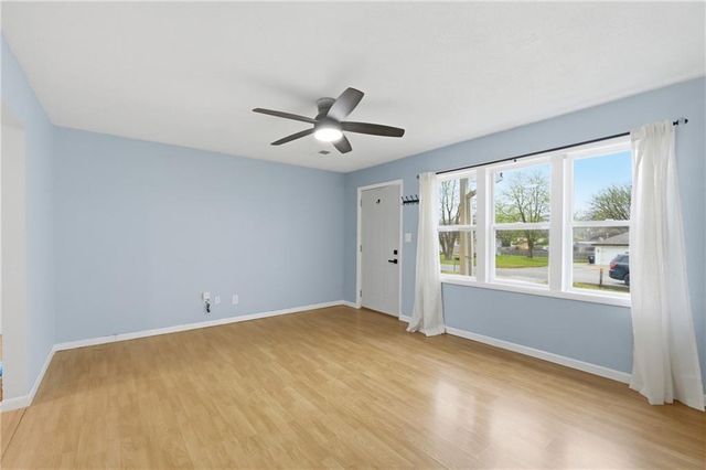 17410 Chestnut Drive, Belton, MO 64012