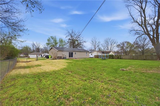 17410 Chestnut Drive, Belton, MO 64012