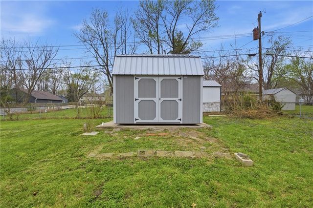 17410 Chestnut Drive, Belton, MO 64012
