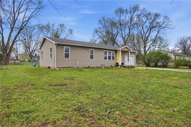 17410 Chestnut Drive, Belton, MO 64012