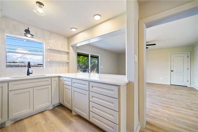 713 Drexel Dr, Corpus Christi, TX 78412