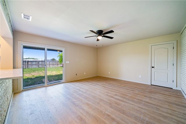 713 Drexel Dr, Corpus Christi, TX 78412