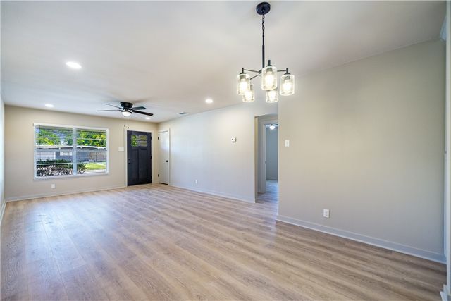 713 Drexel Dr, Corpus Christi, TX 78412