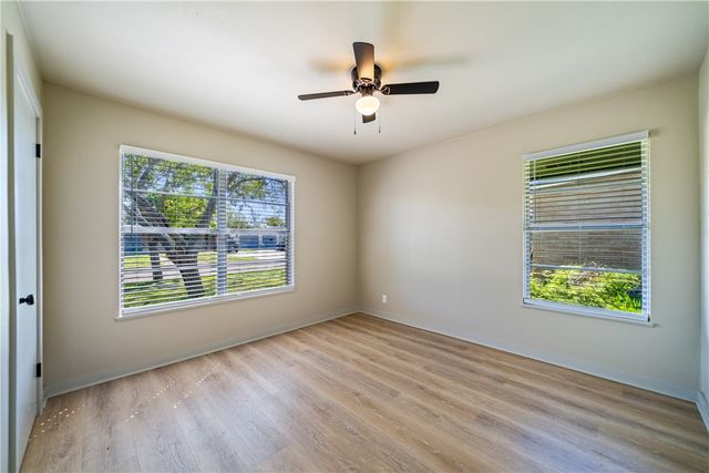 713 Drexel Dr, Corpus Christi, TX 78412