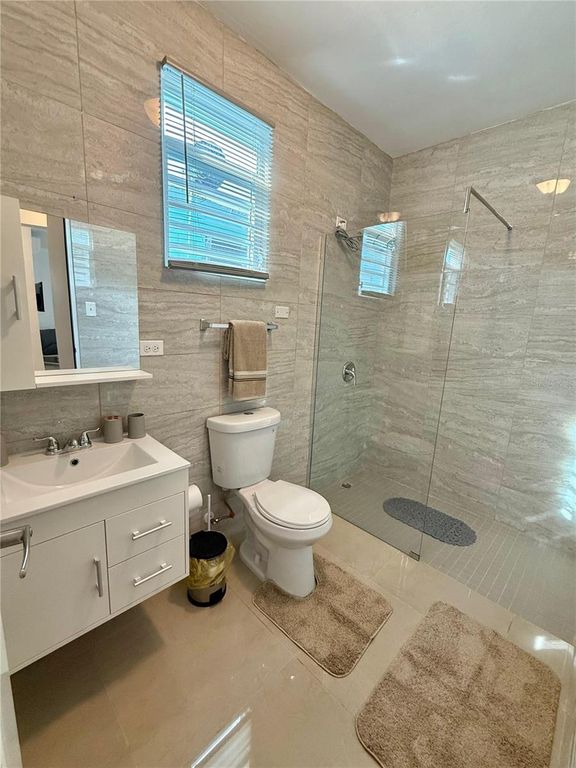 Image 21 of property listing at Carr 115 km 8.7 CALLE HOSTOS, Rincon, PR 00677