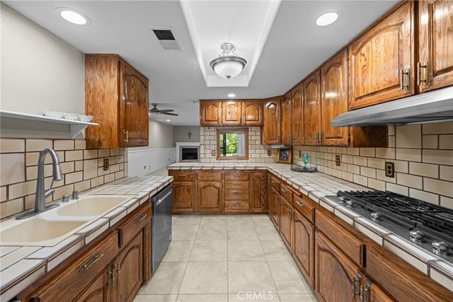 1740 Lomas Privadas Drive, San Bernardino, CA 92404