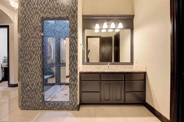 9109 Via Del Vista, Oklahoma City, OK 73131