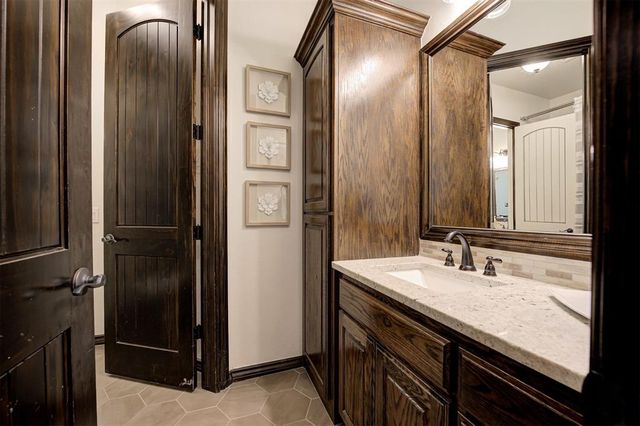 9109 Via Del Vista, Oklahoma City, OK 73131