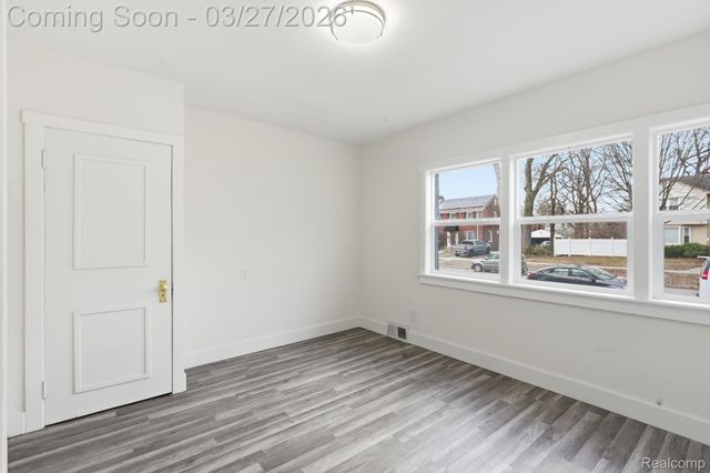 20426 Picadilly Road, Detroit, MI 48221