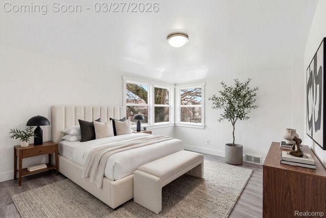 20426 Picadilly Road, Detroit, MI 48221