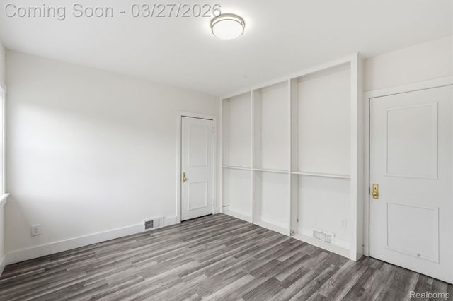 20426 Picadilly Road, Detroit, MI 48221