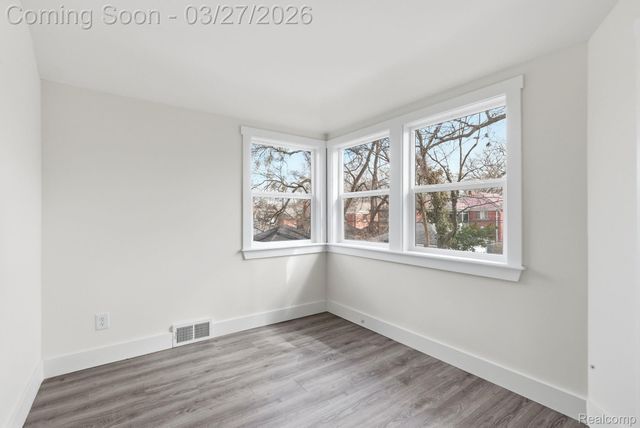 20426 Picadilly Road, Detroit, MI 48221