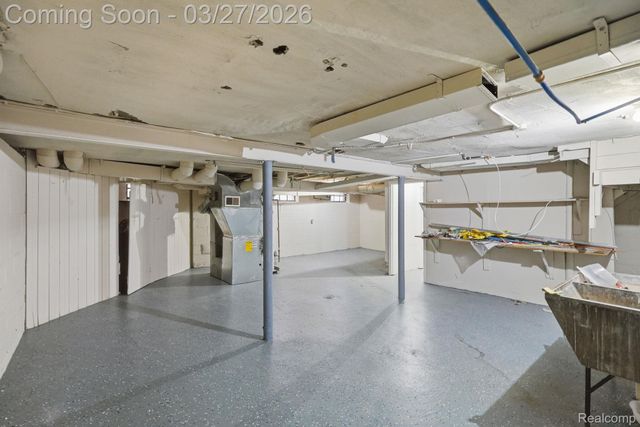 20426 Picadilly Road, Detroit, MI 48221