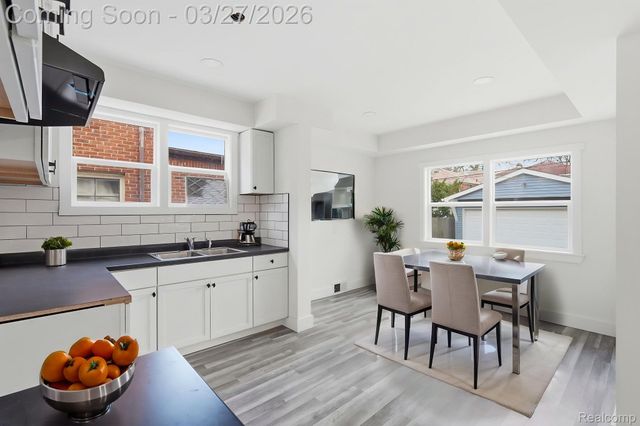 20426 Picadilly Road, Detroit, MI 48221