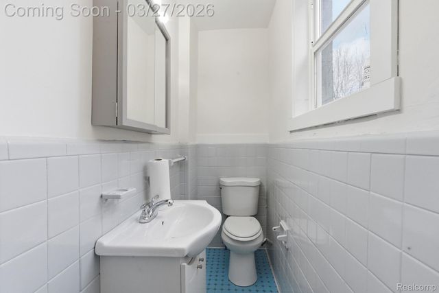 20426 Picadilly Road, Detroit, MI 48221