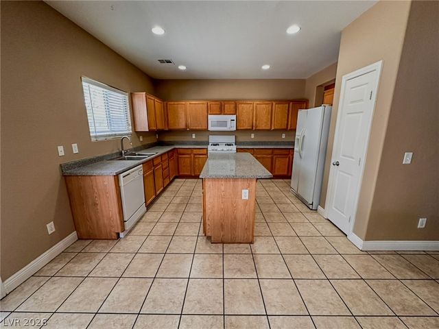 1620 Rising Pebble Court, North Las Vegas, NV 89031