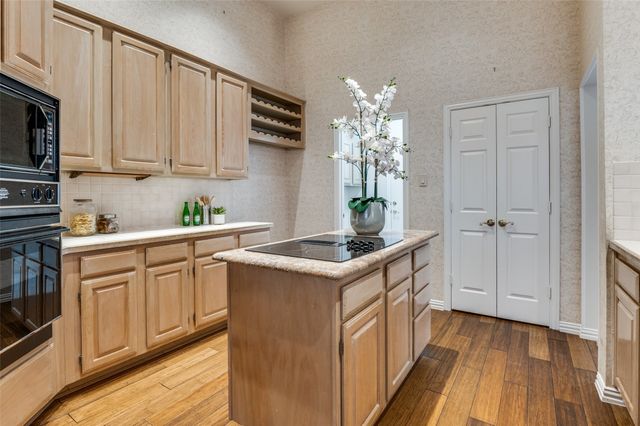 14660 Bentwater Court, Addison, TX 75001