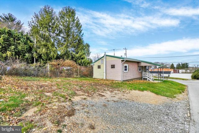 430 E MAPLE ST, Dallastown, PA 17313