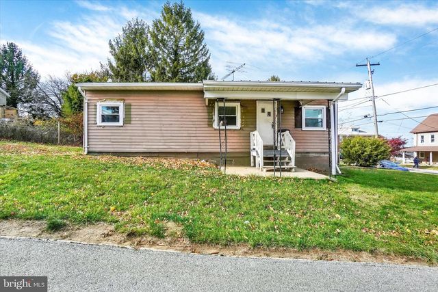 430 E MAPLE ST, Dallastown, PA 17313