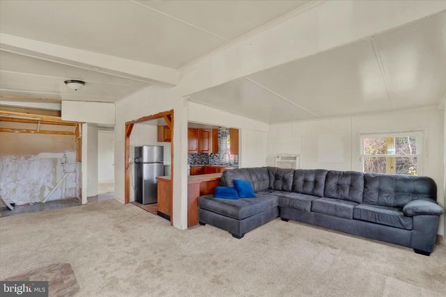 430 E MAPLE ST, Dallastown, PA 17313