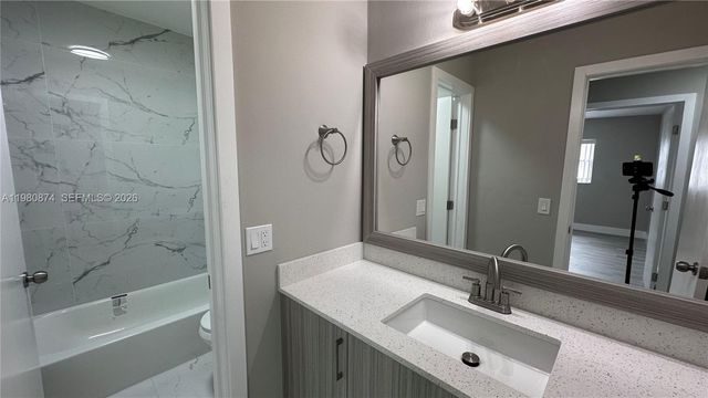 4101 NW 30th Ter, Lauderdale Lakes, FL 33309