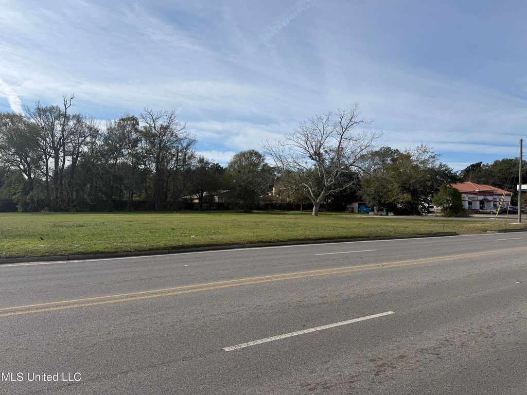 Nsn Ingalls Avenue, Pascagoula, MS 39581